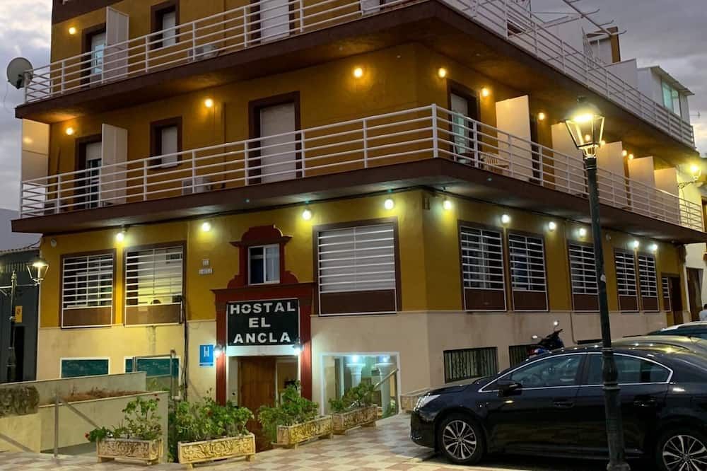 Hostal el Ancla - Alcalá del Río - Edificio