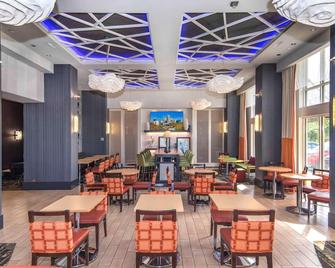 Hampton Inn & Suites Raleigh-Durham Airport-Brier Creek - Raleigh - Lobby