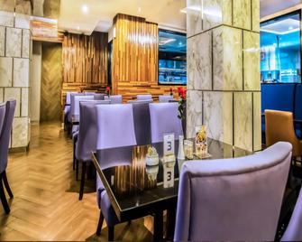 Collection O 7 Hotel Melawai - Jakarta - Restaurant