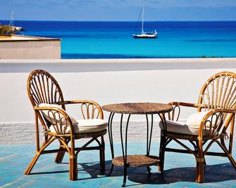 Hotel Piccolo Mondo - San Vito Lo Capo - Balcony