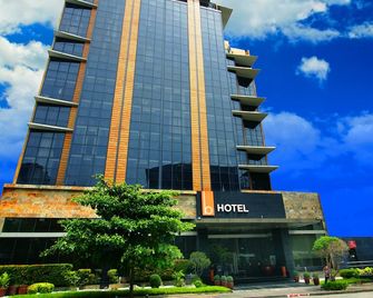 B Hotel Alabang - Muntinlupa - Gebäude