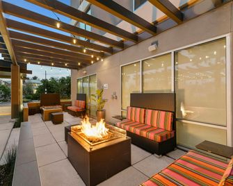 Home2 Suites by Hilton San Bernardino - סן ברנרדינו - פטיו
