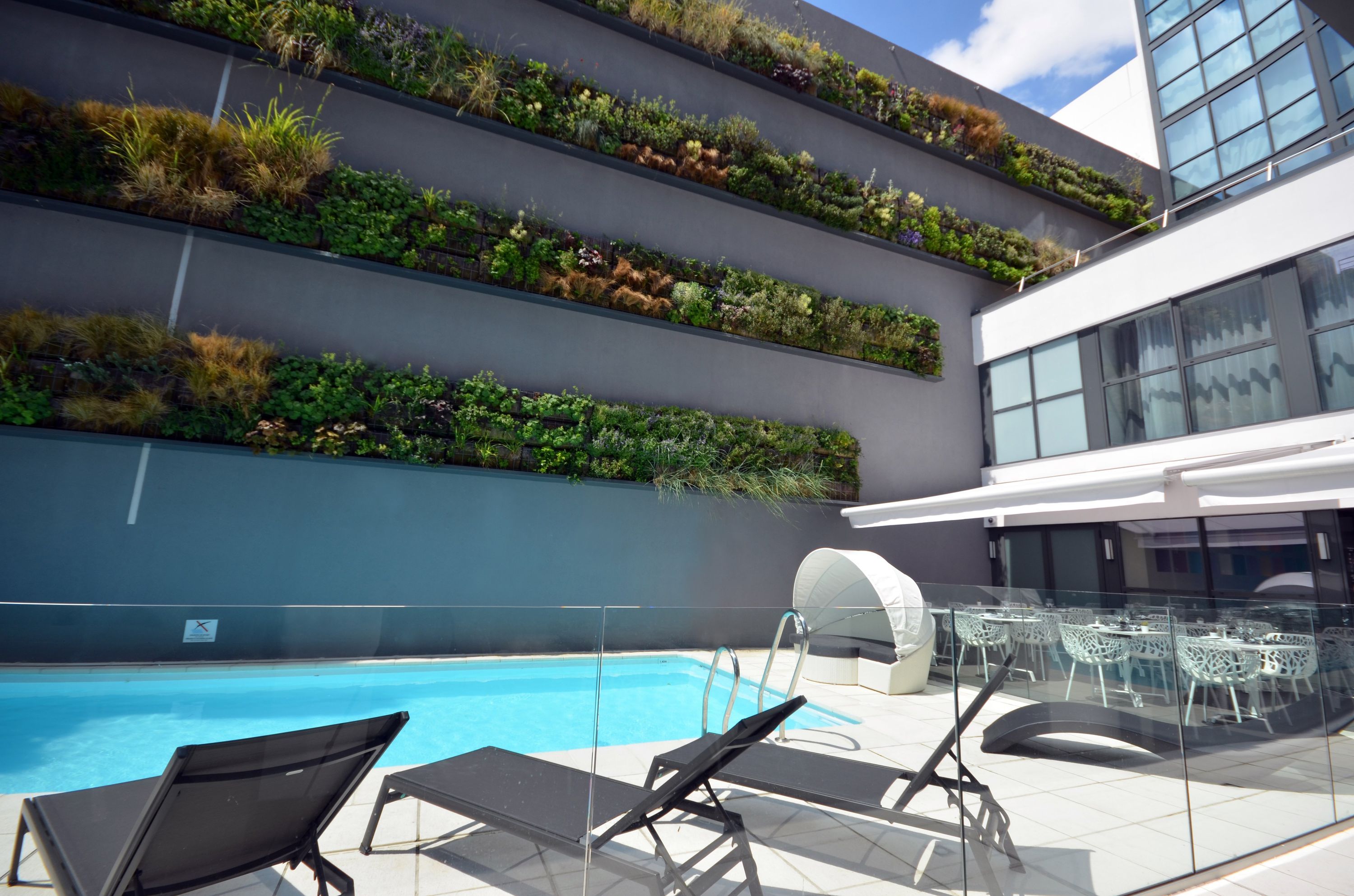 Holiday Inn Dijon By IHG - דיז'ון - בריכה