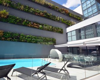 Holiday Inn Dijon By IHG - Ντιζόν - Πισίνα