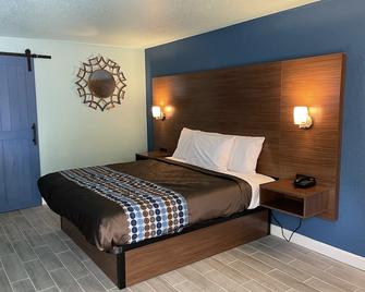 Regal Inn - Lake City - Bedroom