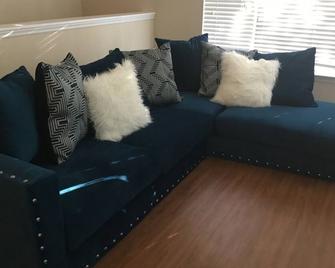 Great stay for Families near mall - Bellair-Meadowbrook Terrace - Living room