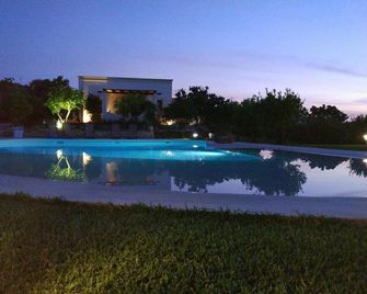 Terre e Torri Country Resort - Lascari - Piscina