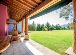 Country House With 2,500m Of Garden And Playground, 100mb Wifi - Papalotla - Patio