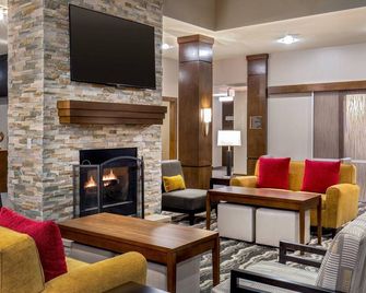 Near University Of Virginia + Cho - Charlottesville - Lounge