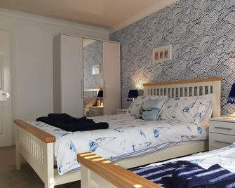 T's Beach House Beautiful sea views and direct beach access - New Romney - Habitación