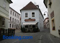 Pension Alfa & Whisky Pub - Tábor - Gebouw