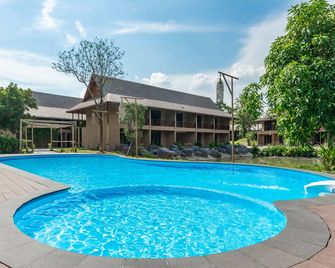 Recall Isaan Isan Concept At Khaoyai - Ban Rai (Nakhon Ratchasima) - Piscina