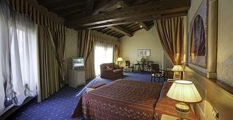 Hotel Orologio - Ferrara - Camera da letto