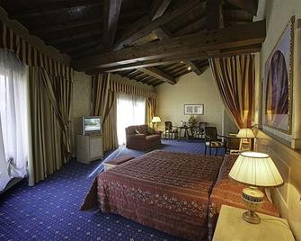 Hotel Orologio - Ferrara - Slaapkamer