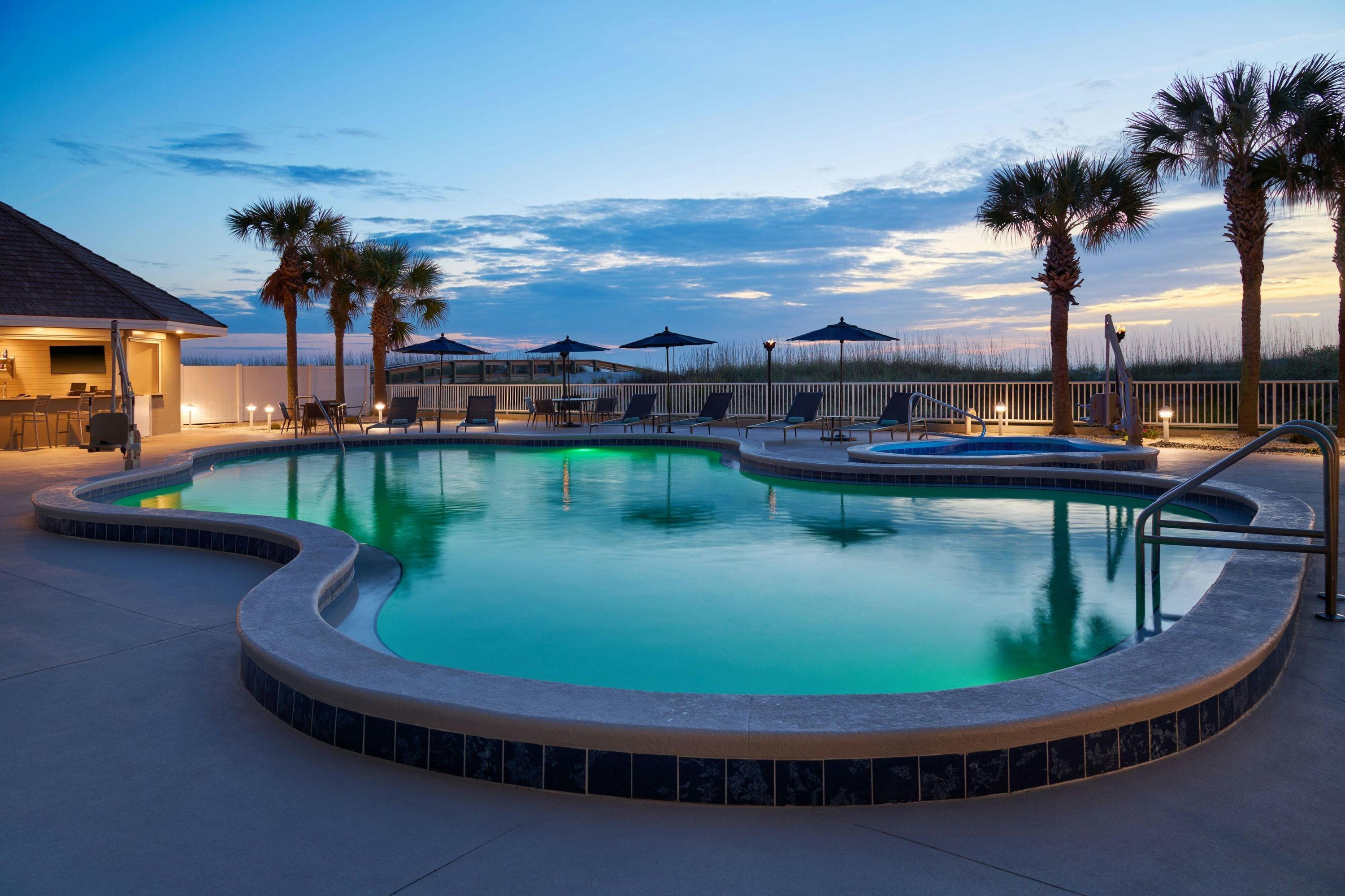 Courtyard by Marriott Jacksonville Beach Oceanfront - Jacksonville Beach - Pool