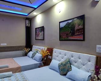 Maan Hotel And Restaurant - Âlwâr - Chambre