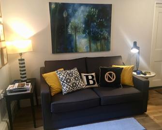 Beautiful 1BR Apartment in Historic St Aubin House - Saint Aubin - Wohnzimmer