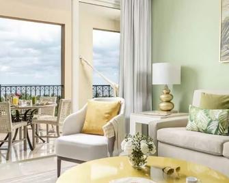 Villa del Palmar Cancun Luxury Beach Resort & Spa - Punta Sam - Living room