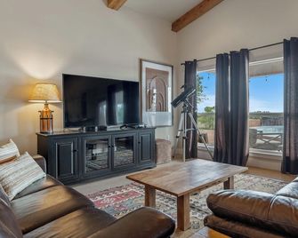 Amazing Views + Private Pool - High Point Ranch! - Burnet - Soggiorno
