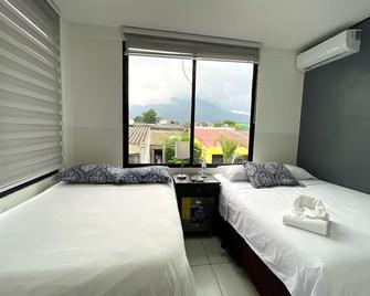 Hotel Tazumal House - San Salvador - Habitación