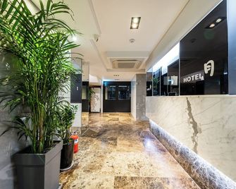 Sinchon Wol Hotel - Seoul - Lobby