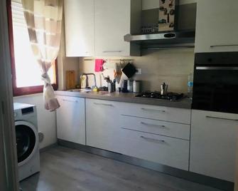 Trilocale sul Mare - Fano - Keuken