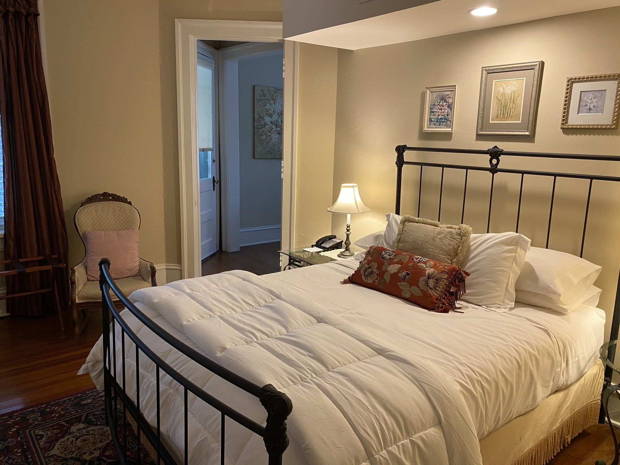 Inn at 835 Boutique Hotel - Springfield
