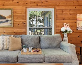 Rennie Lake Hideaway Home - Traverse City - Vardagsrum
