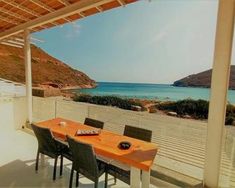 Spathi Beach Suites Kea - Agios Theodoros - Balkón