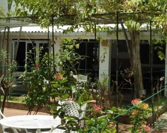 Milano Tourist Rest - Anuradhapura - Patio