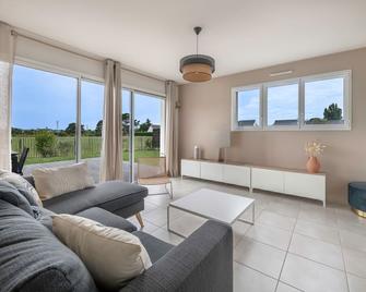 À 650m du bord de mer, belle maison neuve pour 8 - Piriac-sur-Mer - Living room