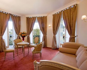 Grand Hotel Moderne - Lourdes - Bedroom