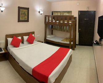 Pan Hill Hotel - Panchgani - Slaapkamer