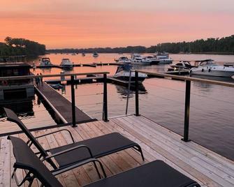 Yacht Club de Trois-Rivières 2 - Maison flottante - Trois-Rivieres