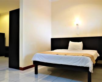 Uni Beach Hotel - Pangandaran - Habitación