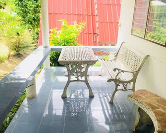 G&G Guesthouse - Phetchaburi - Patio