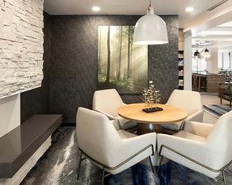 Fairfield Inn & Suites by Marriott Buffalo Airport - Cheektowaga - Lobby