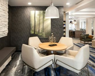 Fairfield Inn & Suites by Marriott Buffalo Airport - Cheektowaga - Lobby