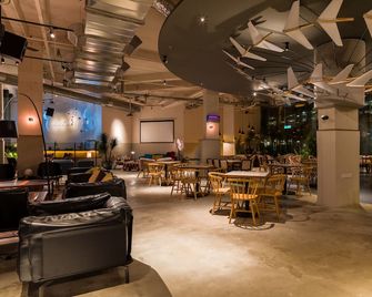 Tune Hotel Klia-Klia2, Airport Transit Hotel - Sepang - Restaurant