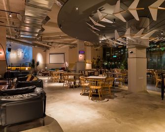 Tune Hotel Klia-Klia2, Airport Transit Hotel - ספאנג - מסעדה