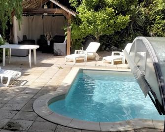 La Plaine De Baillard - Les Eyzies-de-Tayac-Sireuil - Pool