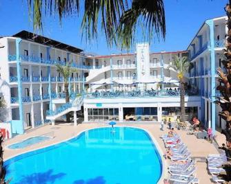 Anita Dream Hotel - Kiris - Svømmebasseng