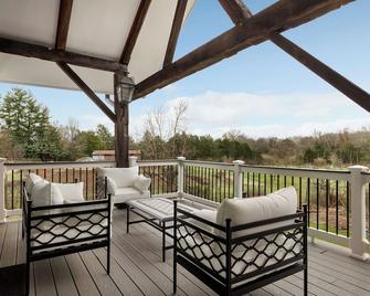 Jcs Farms | 4 Bed, 3 Bath - Centreville - Balcony