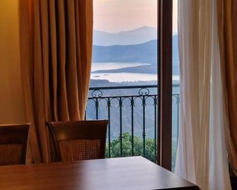 Hotel Apollonia - Delphi - Balcony