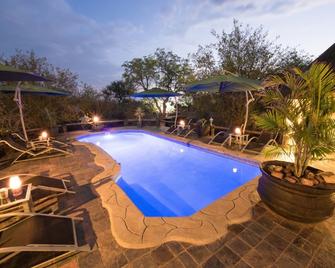 African Rock Lodge - Hoedspruit - Piscina