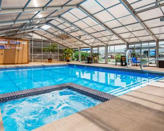 Best Western Paradise Inn & Resort - Fillmore - Pool