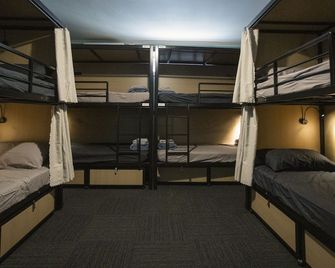Base Camp Hostel - אדלייד - חדר שינה