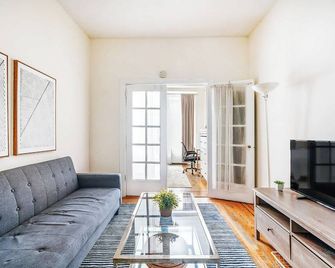 211-3 Prime Union Square Large 1BR Great value - New York - Soggiorno