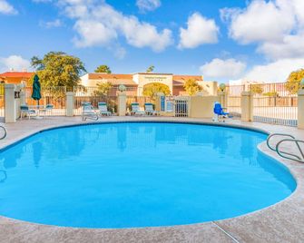 La Quinta Inn & Suites by Wyndham Las Cruces Organ Mountain - Las Cruces - Pool