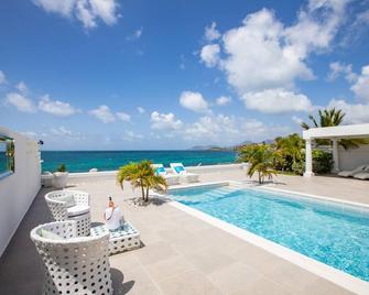 La Perla Bianca - 1 BR Beachfront Luxury Villa offering utmost privacy - Terres-Basses - Pool